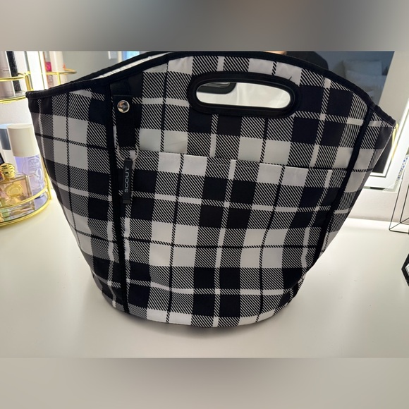 Scout Monochrome Checkered Tote - Picture 4 of 10